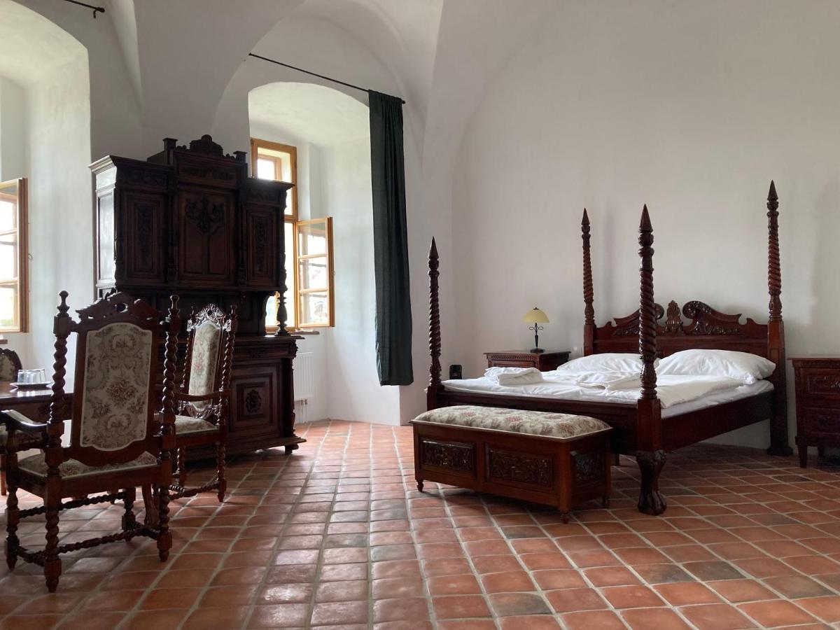 Zamek Kolstejn - Hotel Chateau Goldenstein Branná 외부 사진